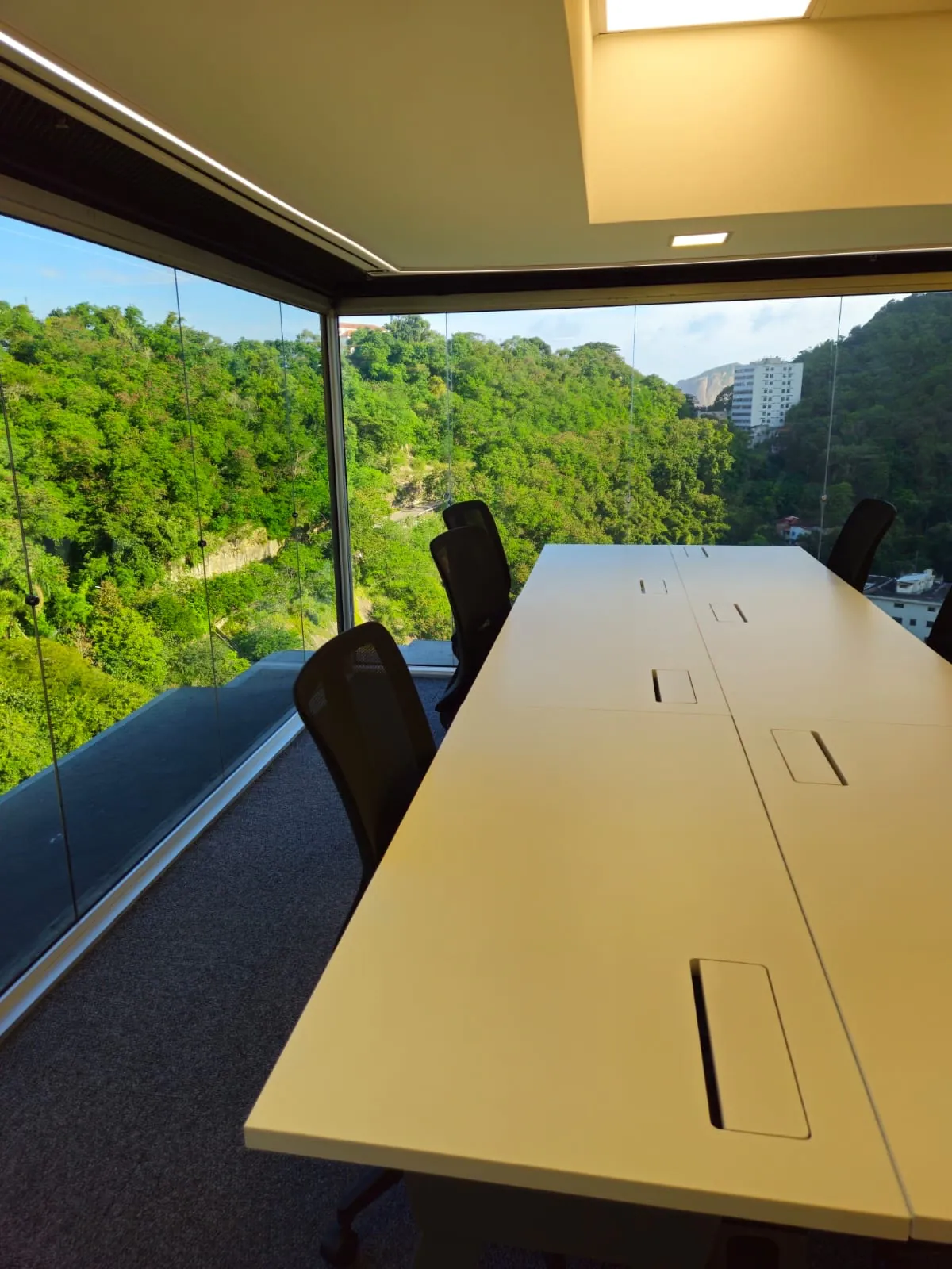 Sala corporativa D’Working com vista